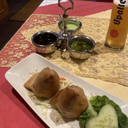 Samosas Samosas