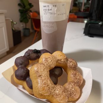 Happy Lemon - Edmonds - A8. Taro Milk Tea (L) Tiramisu 3x Premium Japanese Mochi Donuts - Bubble Tea Near Me - Edmonds, Washington