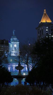 Photo of City Hall Park - New York, NY, US. Night view