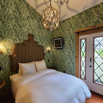 The Roxbury Hotel by null