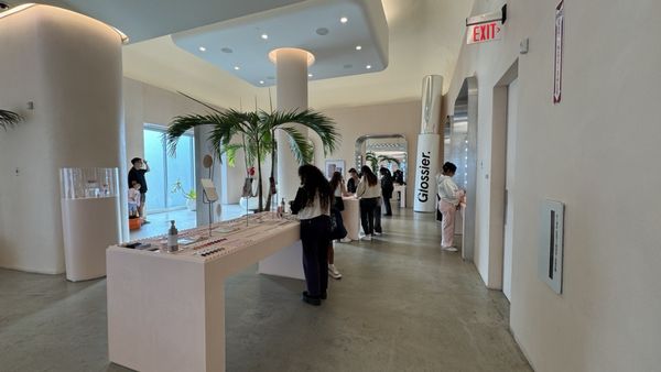 Glossier LA by null