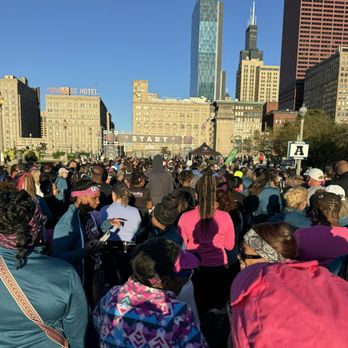 Run Mag Mile - Before the start of - Races & Competitions Near Me - Chicago, Illinois