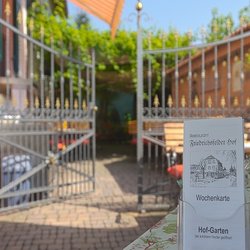Friedrichsfelder Hof - Tor zum Hof-Garten