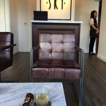 Men's Grooming Salon SKY - Front desk reception. - Men's Hair Salons Near Me - Honolulu, Hawaii Men's Grooming Salon SKY - Front desk reception. - Men's Hair Salons Near Me - Honolulu, Hawaii