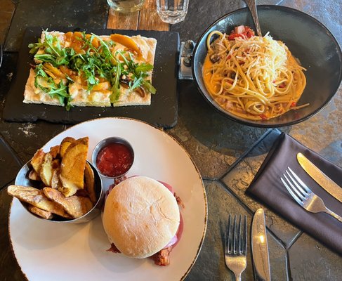 Madison Crossing Lounge by null