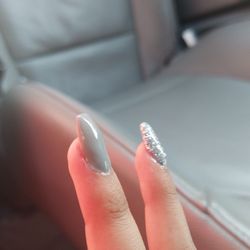 E & R Nails