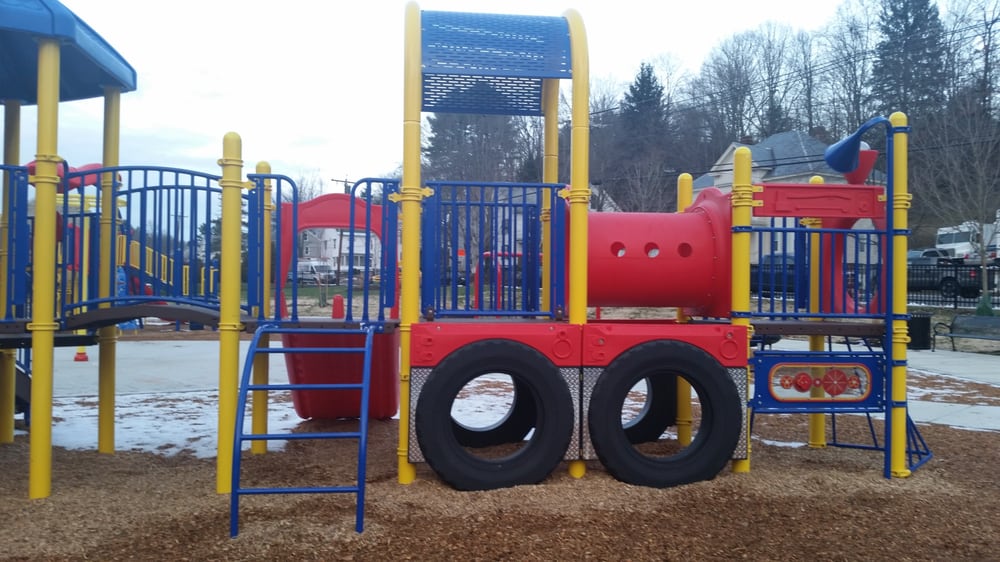 ENDELSON PLAYGROUND Updated August 2024 11 Photos 121 Main St