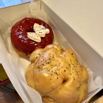 Fan-Fan Doughnuts - La Donna (top) and Mango Passion (bottom) - Donuts Near Me - Brooklyn, New York Fan-Fan Doughnuts - La Donna (top) and Mango Passion (bottom) - Donuts Near Me - Brooklyn, New York