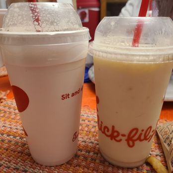 Chick-fil-A - Shake n frosted lemonade - Fast Food Near Me - Albuquerque, New Mexico