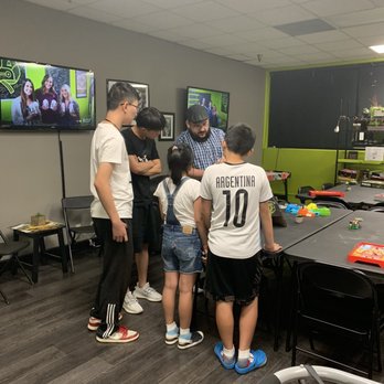 Brainy Actz Escape Rooms -Temecula - Explaining the rules - Escape Games Near Me - Temecula, California Brainy Actz Escape Rooms -Temecula - Explaining the rules - Escape Games Near Me - Temecula, California