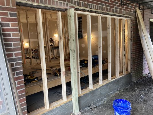 Exodus Contracting Logo