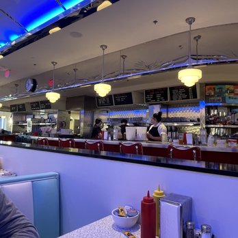 Sunliner Diner - Diners Near Me - Pigeon Forge, Tennessee Sunliner Diner - Diners Near Me - Pigeon Forge, Tennessee
