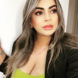 Hana did my Ibrows and permanent tone on my lips. I love the color and the shape of my eyebrows.