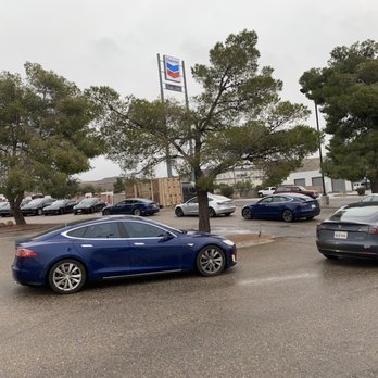 Tesla Supercharger - Kingman - Ugh - EV Charging Stations Near Me - Kingman, Arizona