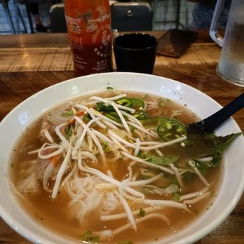 Soup Shop - Combination pho with added sirracia souce. - Vietnamese Near Me - South Gate, California Soup Shop - Combination pho with added sirracia souce. - Vietnamese Near Me - South Gate, California