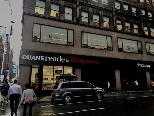 Open for Business - FASHION CENTER BUILDING - 810 Photos - 525 7th Ave ...