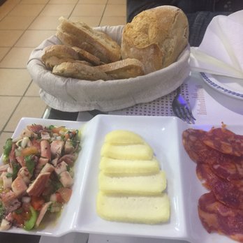 Restaurante Chú-Chú - Appetizer - they bring it w/o you asking for it so decline it if you don't want to pay for it. - Portuguese Near Me - Lisbon, 11