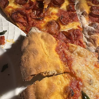 Artichoke Basille's Pizza - Stale. Hard. Congealed. Inedible. Sorry folks - this pie ain't fresh. - Pizza Near Me - Berkeley, California