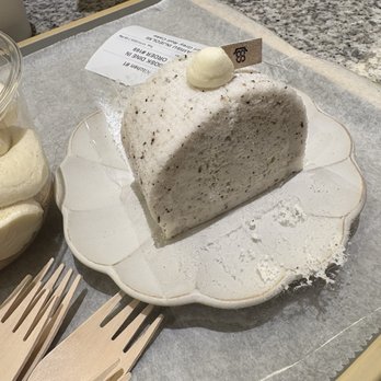 Seoul Sweets - Earl grey cake roll - Desserts Near Me - New York, New York