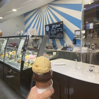 GB Gelato - Peach mango sorbet and vegan chocolate - Gelato Near Me - Carmichael, California