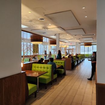 The Daily Kitchen & Bar - Dining room - New American Near Me - Henrico, Virginia