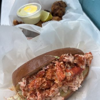 The Conch Shack - Lobster roll & conch fritters - Seafood Near Me - Key West, Florida