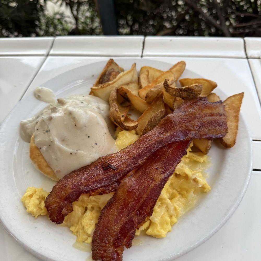 Kihei Caffe - 2 egg breakfast - Hawaiian Near Me - Kihei, Hawaii Kihei Caffe - 2 egg breakfast - Hawaiian Near Me - Kihei, Hawaii