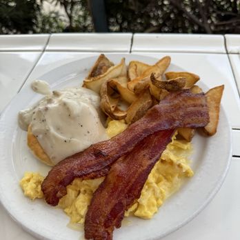 Kihei Caffe - 2 egg breakfast - Hawaiian Near Me - Kihei, Hawaii Kihei Caffe - 2 egg breakfast - Hawaiian Near Me - Kihei, Hawaii