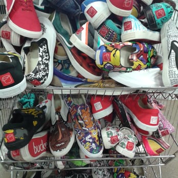 Goodwill Store & Donation Center - Cool! - Used, Vintage & Consignment Near Me - Chicago, Illinois