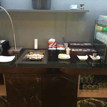 Austrian HON Circle Lounge International - Food Spread - Airport Lounges Near Me - Wien-Flughafen, 3