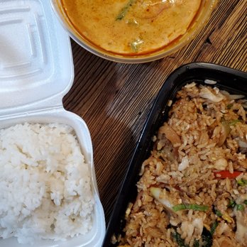 Mint Thai Kitchen - rice, chicken, and vegetables in a container - Thai Near Me - Houston, Texas