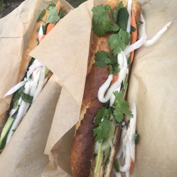 Banh Mi Stable - Tofu right for 4€ and pork left for 4.50€ - Vietnamese Near Me - Berlin, BE