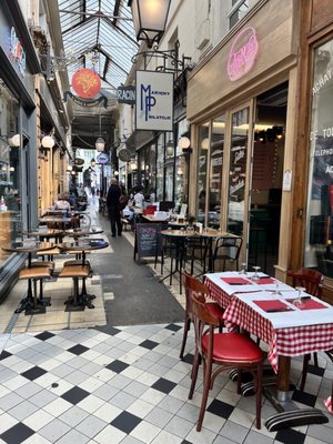 Passage des Panoramas by null