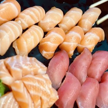Suki Hanna - Salmon nigiri, tuna nigiri and salmon sashimi - Sushi Bars Near Me - Orlando, Florida Suki Hanna - Salmon nigiri, tuna nigiri and salmon sashimi - Sushi Bars Near Me - Orlando, Florida