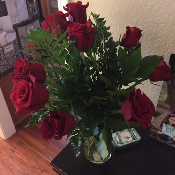 Miracle Flowers - Sloppy arrangement of tired flowers - Florists Near Me - Folsom, California