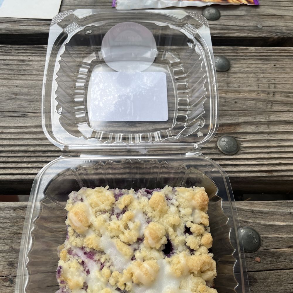 Blueberry crumb bar. Yummy!
