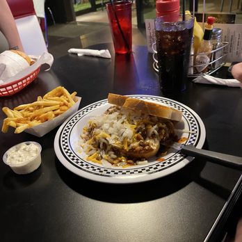 Cool Cat Cafe - Smash burger with chili serve on sourdough bread - Burgers Near Me - Kihei, Hawaii Cool Cat Cafe - Smash burger with chili serve on sourdough bread - Burgers Near Me - Kihei, Hawaii