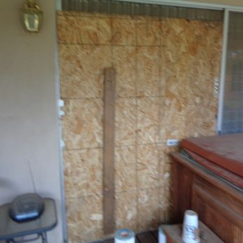 Safe Glass Window Replacement - Boarded Up Broken Sliding Glass Door - Windows Installation Near Me - San Bernardino, California