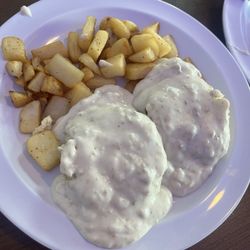 Mountaineer Cafe - Biscuits and gravy