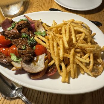 Platea - Lomo saltado - Peruvian Near Me - Pinecrest, Florida