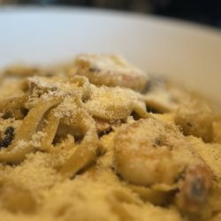 Il Saggio Italian Restaurant - Fettuccini Al Funghi Porcini Con Capesante E Gamberi
