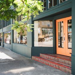 What's New Furniture - Our team: Passionate about furnishing Portland's homes.