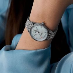 Razny - Breitling Navitimer 32 at Razny Jewelers