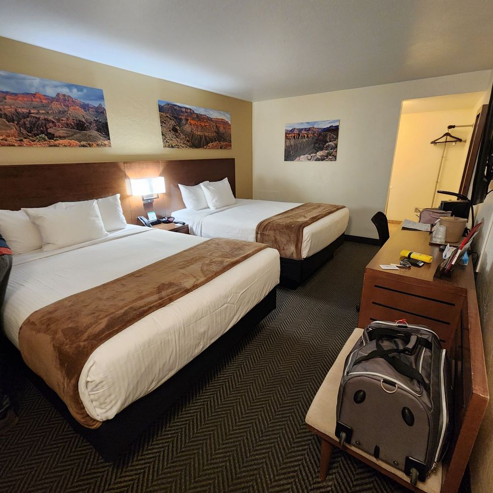 Red Feather Lodge - Hotels Near Me - Grand Canyon, Arizona Red Feather Lodge - Hotels Near Me - Grand Canyon, Arizona
