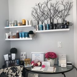 V Beauty Studio - Skin products~