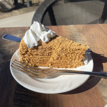 Ard Farkle's Grub and Grog - Cake - Comfort Food Near Me - Three Rivers, California