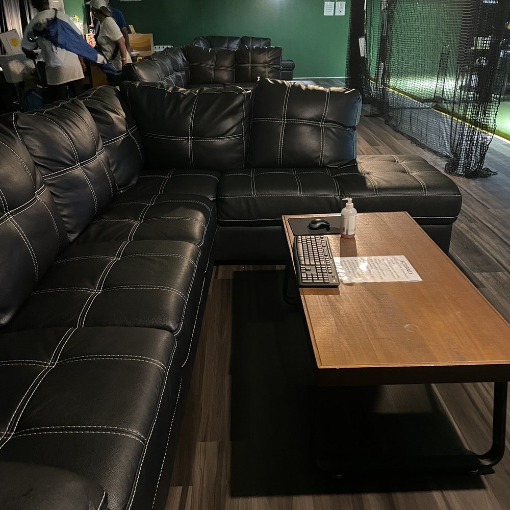 Sports Box - Large sofas! - Golf Lessons Near Me - Aiea, Hawaii Sports Box - Large sofas! - Golf Lessons Near Me - Aiea, Hawaii