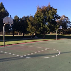 Ridgeview Park - Basketball court