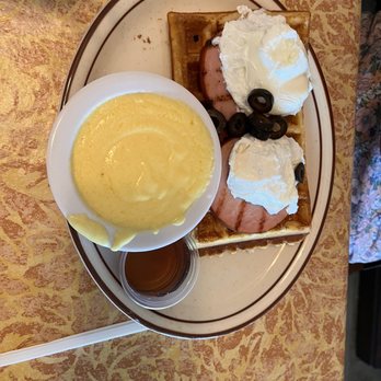Belgian Waffle Works - Burgers Near Me - Lake Arrowhead, California