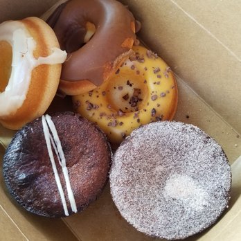 Third Culture Bakery - Berkeley - Churro muffin! Thai tea muffin! Mango passionfruit and lemon donuts. - Bakeries Near Me - Berkeley, California